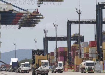 Governo avalia tarifa de 10% dos EUA como cenário mais favorável ao Brasil