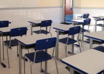 Brasil perde alunos: ensino médio atinge o menor nível do século