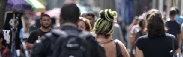Famílias comprometem 29% da renda com dívidas e acendem alerta na economia brasileira 45 Famílias comprometem 29% da renda com dívidas e acendem alerta na economia brasileira