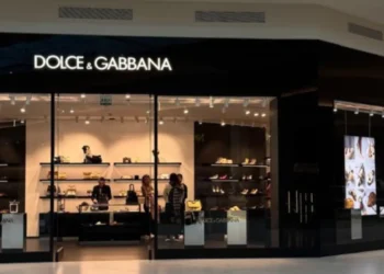 Dolce & Gabbana ressignifica o Dia das Mães com uma elegância que atravessa gerações