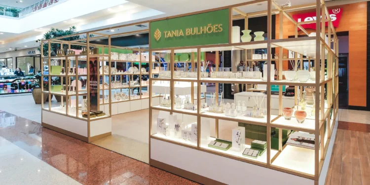 Entre louças, fragrâncias e afeto: Tania Bulhões eleva o presente de Dia das Mães a uma experiência sensorial
