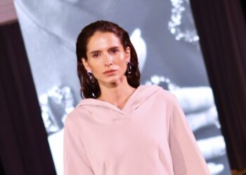 BASIQUE: o luxo silencioso que ressignifica o essencial na moda contemporânea