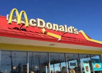 Do drive-thru ao fenôeno mundial: como o McDonald’s transformou o hambúrguer em um ícone global