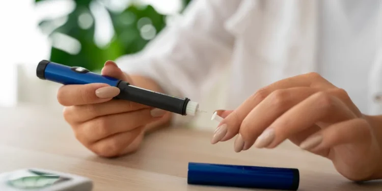Anvisa proíbe comercialização de retatrutida e reforça alerta contra medicamentos para emagrecimento vendidos ilegalmente