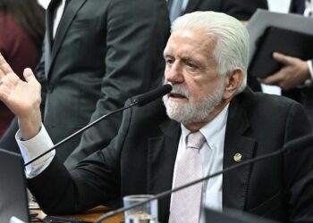 Líder do governo Lula recorre ao STF e pede anulação de operação da Polícia Federal