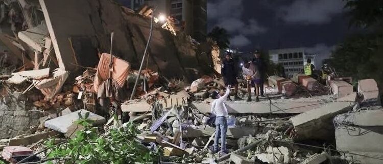 Terremoto histórico atinge a Venezuela, provoca destruição e mobiliza operação de resgate 45 Terremoto histórico atinge a Venezuela, provoca destruição e mobiliza operação de resgate