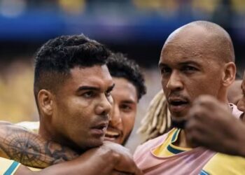 Brasil vence o Japão de virada e garante classificação às oitavas de final da Copa
