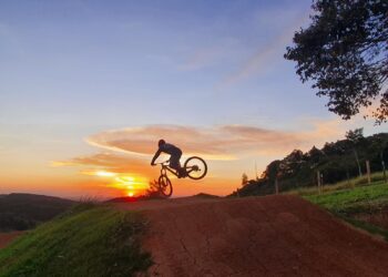 Mobai Bike Land transforma a Serra do Mar no grande palco do mountain bike brasileiro