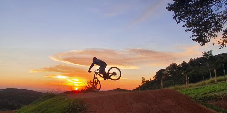 Mobai Bike Land transforma a Serra do Mar no grande palco do mountain bike brasileiro