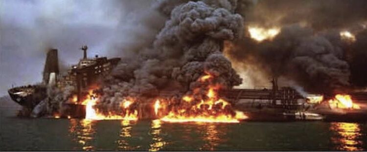 Petroleiro explode no Estreito de Ormuz após desviar de rota determinada pelo Irã