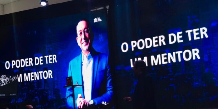 José Roberto Marques: A liderança que transforma empresas começa pela transformação de quem as conduz 45 José Roberto Marques: A liderança que transforma empresas começa pela transformação de quem as conduz