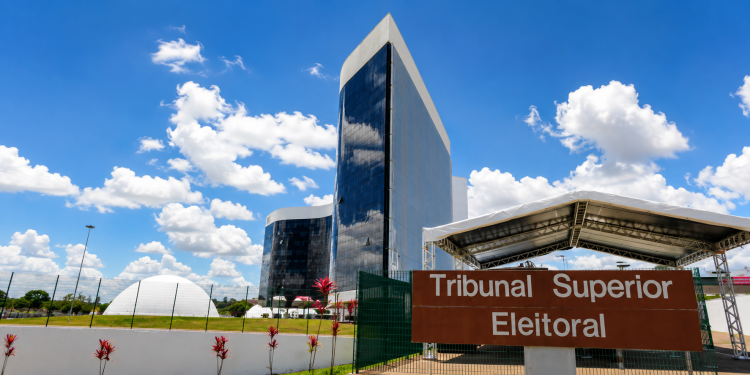 TSE suspende sistema de filiações após registro indevido de Flávio Bolsonaro no Missão 45 TSE suspende sistema de filiações após registro indevido de Flávio Bolsonaro no Missão