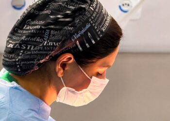 A inteligência artificial redefine padrões de beleza e amplia desafios éticos na cirurgia plástica