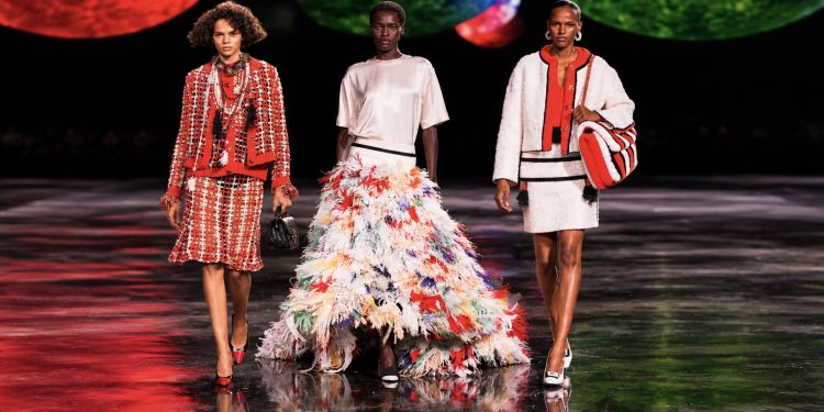 Chanel transforma a alta-costura em conto de fadas e revela novos capítulos da era Matthieu Blazy em Paris 45 Chanel transforma a alta-costura em conto de fadas e revela novos capítulos da era Matthieu Blazy em Paris