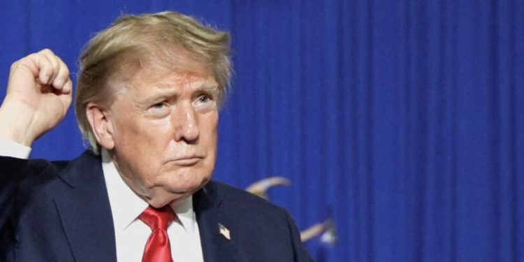 EUA impõem tarifa de 50% sobre US$ 20 bilhões em produtos do Canadá após fracasso de negociações