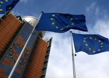 Eleitores islandeses rejeitam proposta para reiniciar negociações de adesão à União Europeia