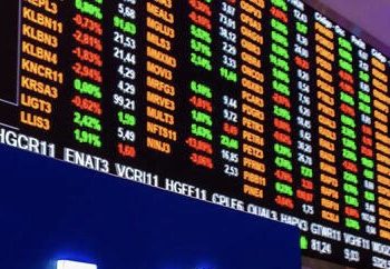 Ibovespa mira 10ª alta seguida com PIB do Brasil e tensão no Oriente Médio