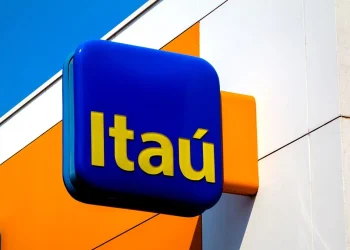 Itaú atravessa gerações e transforma mais de um século de história em uma nova experiência bancária
