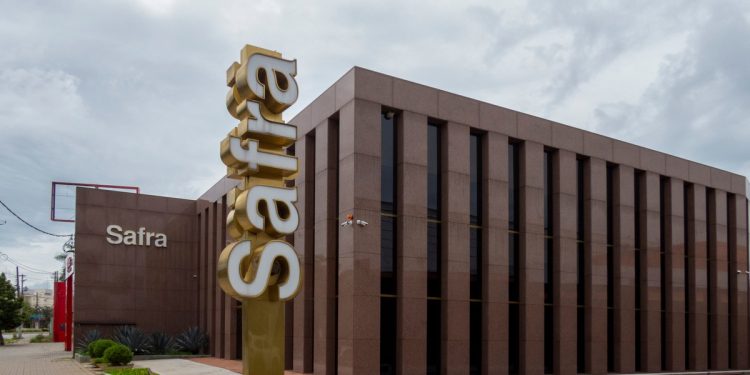Safra atravessa gerações mantendo a solidez como um de seus principais patrimônios 45 Safra atravessa gerações mantendo a solidez como um de seus principais patrimônios