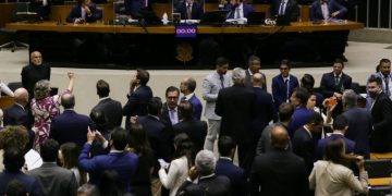 Crise no STF aumenta tensão entre instituições e entra no centro da disputa política de 2026