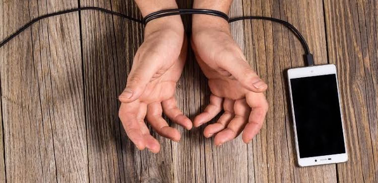 Depressão e excesso de telas: quando a hiperconexão começa a afetar a saúde mental 45 Depressão e excesso de telas: quando a hiperconexão começa a afetar a saúde mental