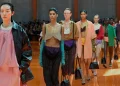 Prada transforma a saia em manifesto de liberdade na Semana de Moda de Milão