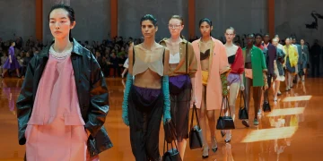 Prada transforma a saia em manifesto de liberdade na Semana de Moda de Milão