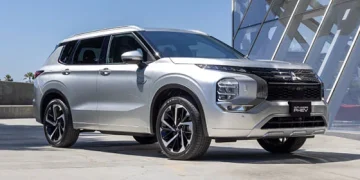 Mitsubishi Outlander 2026 une sofisticação e tecnologia híbrida em um SUV de sete lugares 4 Mitsubishi Outlander 2026 une sofisticação e tecnologia híbrida em um SUV de sete lugares