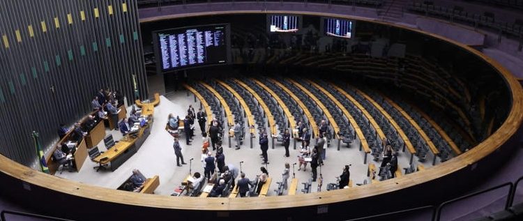 Câmara aprova aumento do teto do MEI para R$ 140 mil e amplia benefícios aos microempreendedores