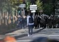 França enfrenta onda de violência em protestos contra o custo de vida e registra detenções recordes