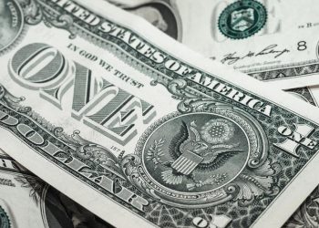 Eleições 2026: dólar pode ultrapassar R$ 5,20 e Ibovespa recuar abaixo dos 180 mil pontos, avalia economista