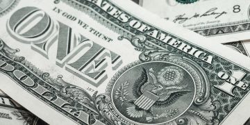 Eleições 2026: dólar pode ultrapassar R$ 5,20 e Ibovespa recuar abaixo dos 180 mil pontos, avalia economista