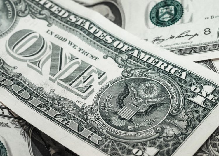 Eleições 2026: dólar pode ultrapassar R$ 5,20 e Ibovespa recuar abaixo dos 180 mil pontos, avalia economista
