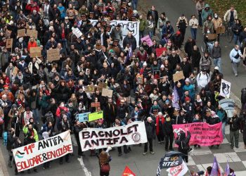 França registra 1.314 detidos e 53 agentes feridos em nova onda de protestos