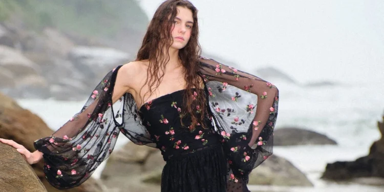 Cris Barros apresenta Alto Verão 2027 com elegância, delicadeza e sofisticação