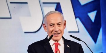 Israel enfrenta impasse político após bloco de Netanyahu perder maioria parlamentar
